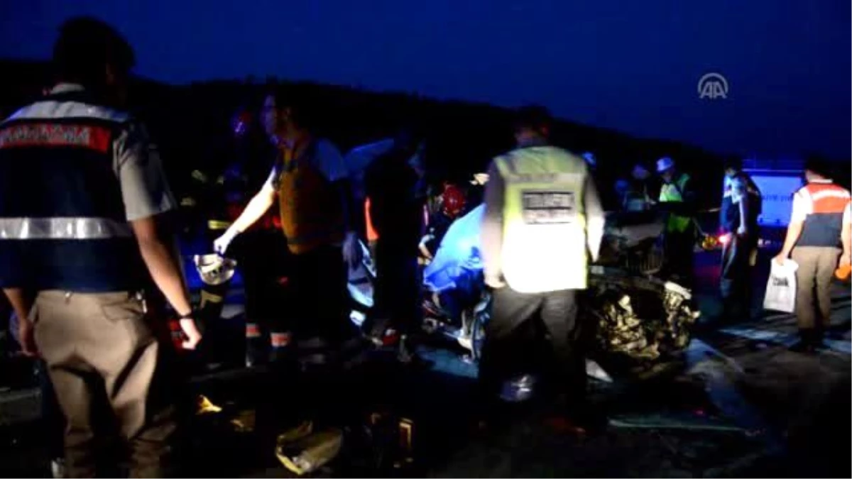 Kula\'da Trafik Kazası: 3 Ölü, 4 Yaralı