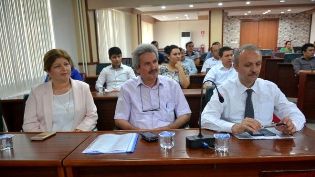 Yunusemre Belediyesi\'nde Daire Müdürlerine \'Liderlik\' Semineri