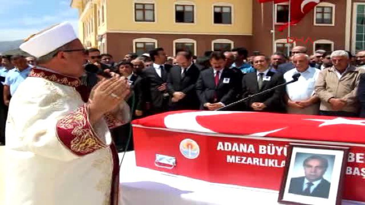 Adana - Silahlı Saldırıda Ölen Cezaevi Müdürü İsmet Aktürk, Son Yolculuğuna Uğurlandı 2