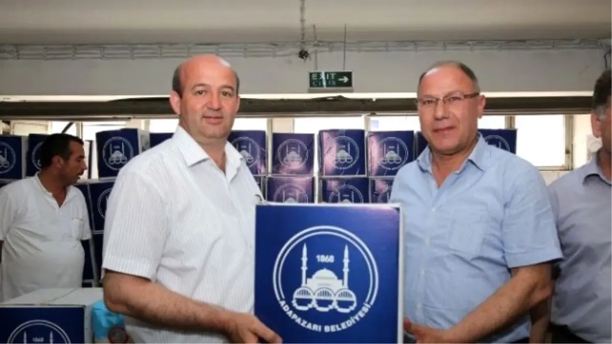 Adapazarı Belediyesi Personele Erzak Dağıttı