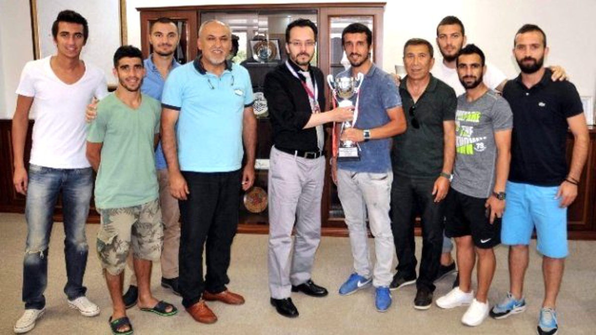 Adü Futbol Takımı Üniversitelerarası Süper Lig\'e Yükseldi
