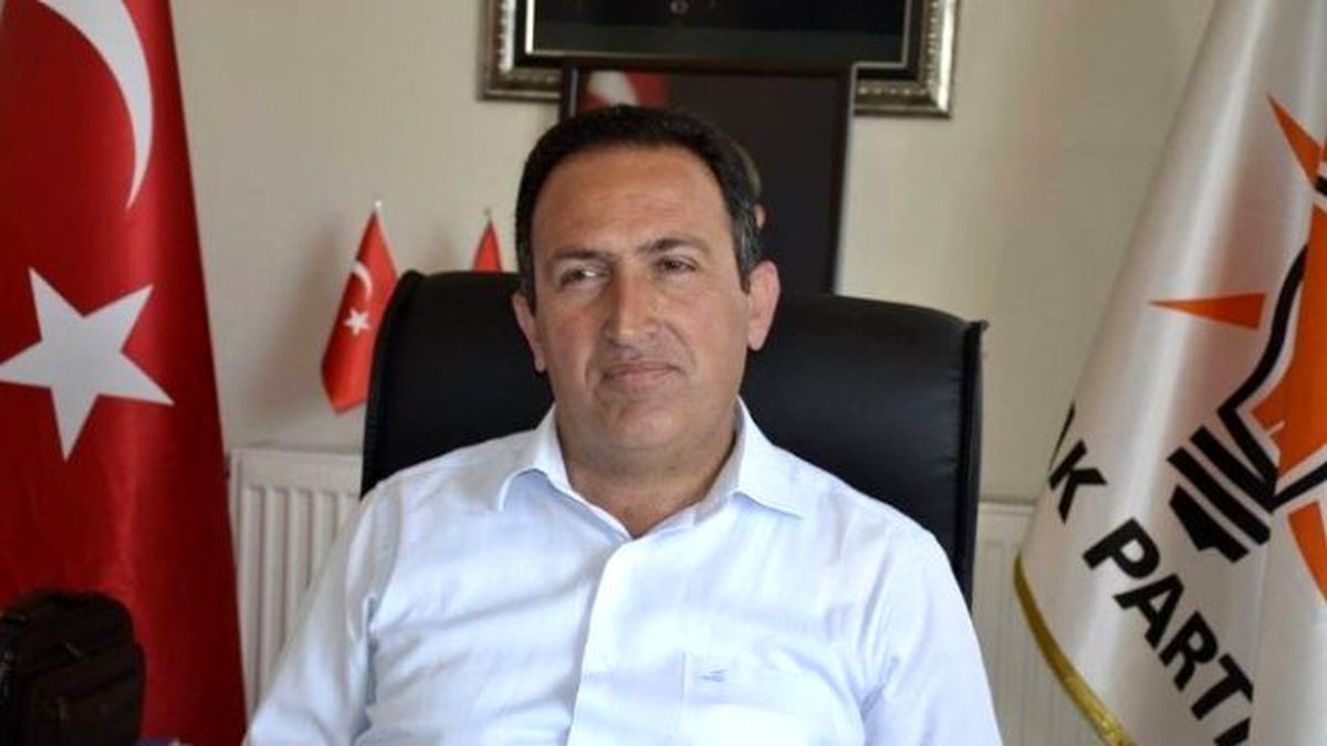AK Parti\'de İstifa