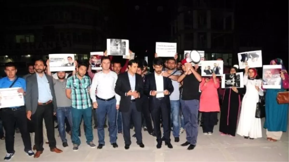 AK Parti Gençlik Kolları\'ndan Mursi\'nin İdam Kararına Tepki