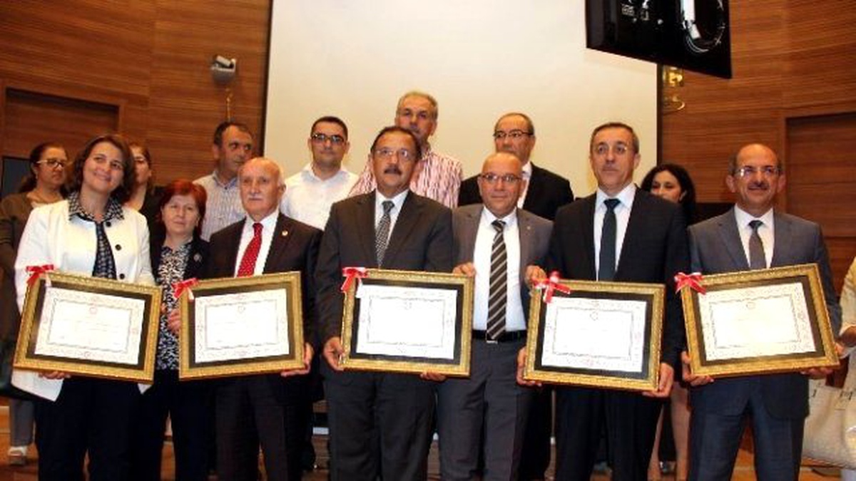 AK Parti Kayseri Milletvekilleri Mazbatalarını Aldı