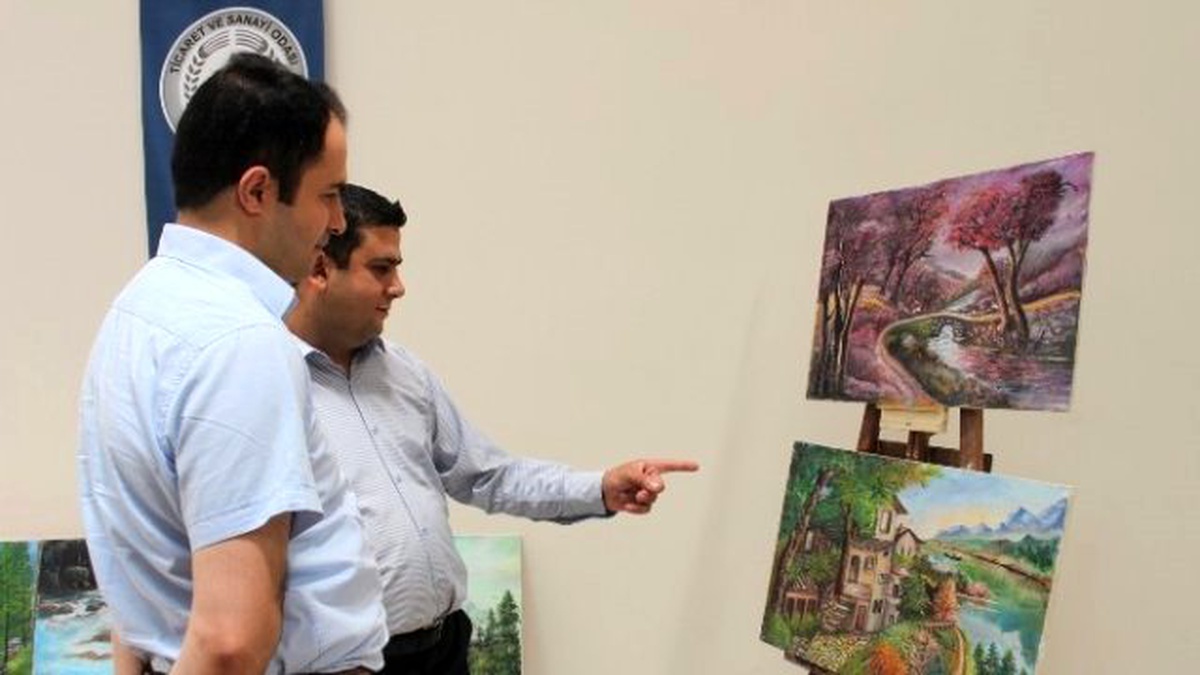 Aksaray\'da Türkmenler Yararına Resim Sergisi Açıldı