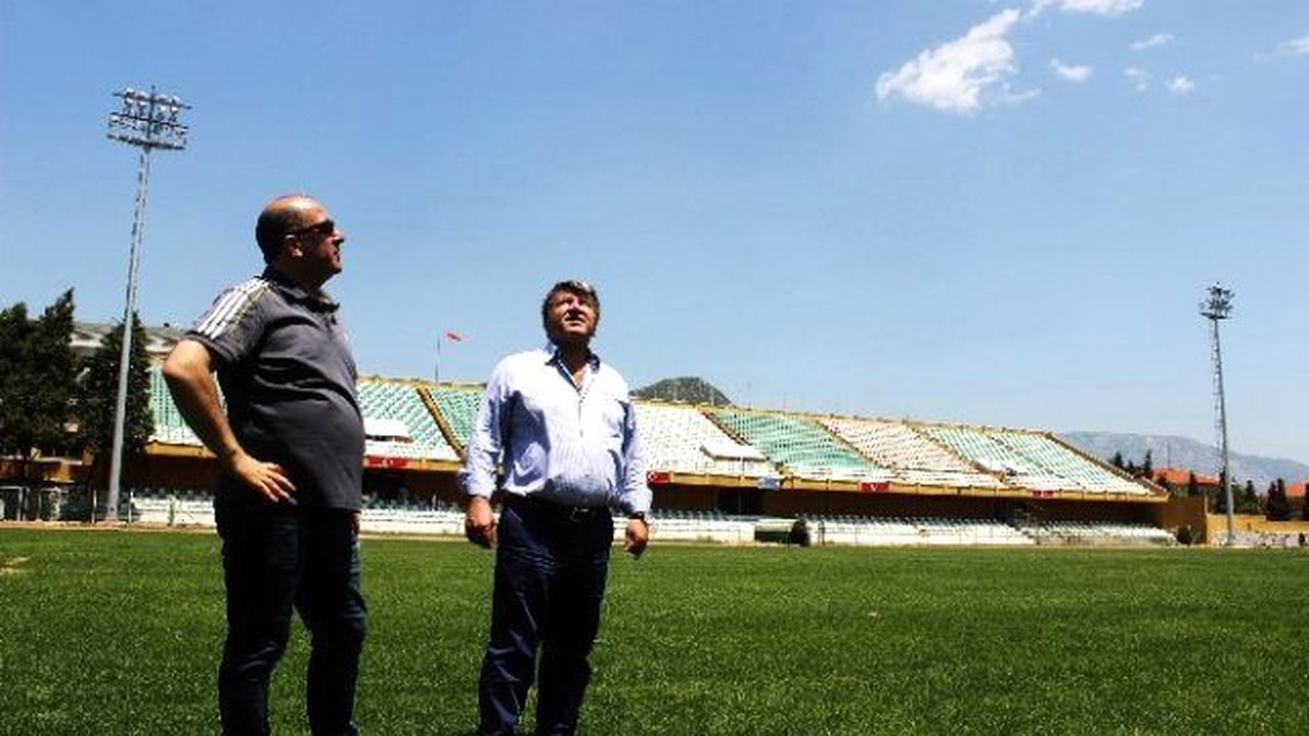 Atatürk Stadı Gece Maçlarına Hazır