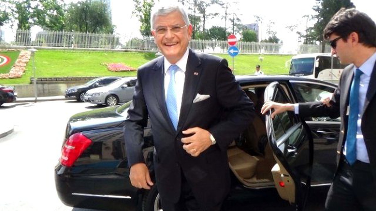 Bakanlar İdris Güllüce ve Volkan Bozkır Mazbatalarını Aldı