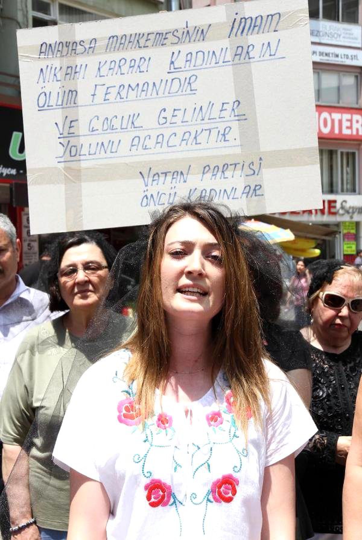 Balıkesir\'de İmam Nikahı Kararına Siyah Duvaklı Tepki