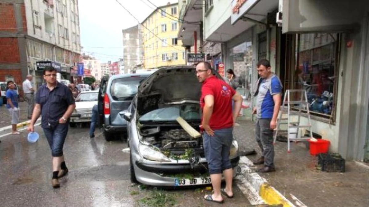 Balıkesir Yağmura Teslim Oldu, Onlarca Ev ve İşyerini Su Bastı