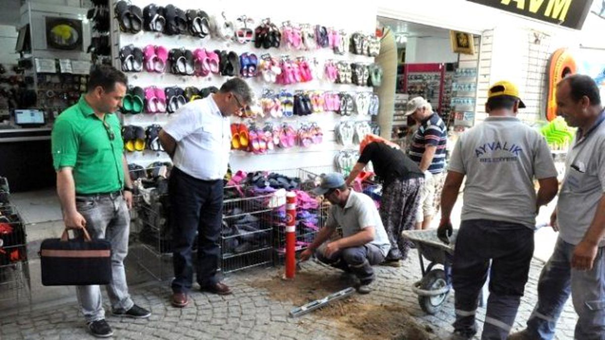 Barbaros Caddesi Gün İçinde Araç Trafiğine Kapatıldı