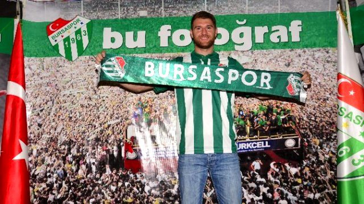 Bursaspor Berisha ile Sözleşme İmzaladı