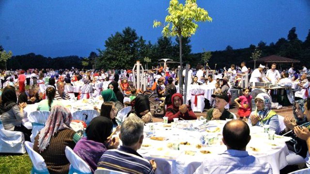 Büyükşehir 16 İlçede İftar Sofraları Kuracak