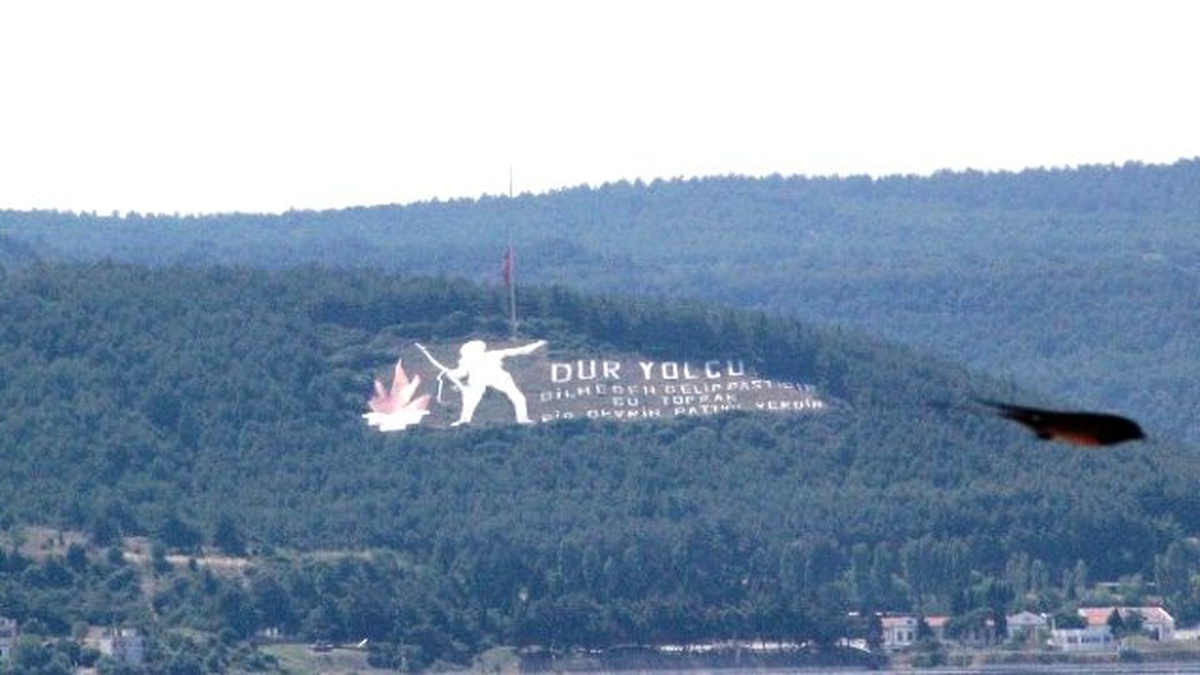 Çanakkale\'de Bayraklar Yarıya İndirildi