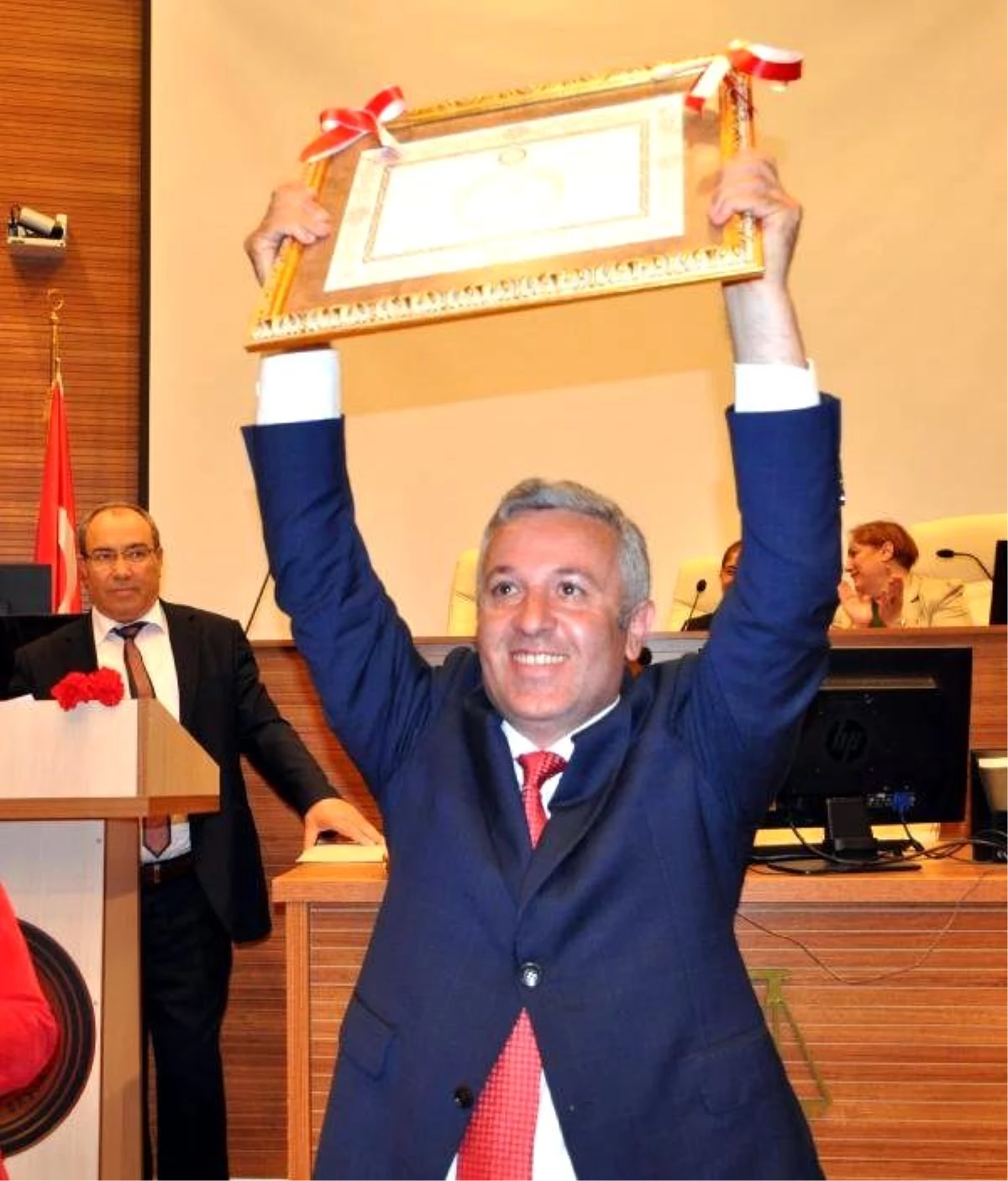 CHP Kayseri Milletvekili Çetin Arık Mazbatasını Aldı