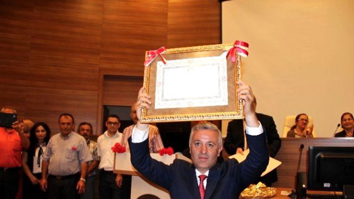 CHP Kayseri Milletvekili Çetin Arık Mazbatasını Aldı