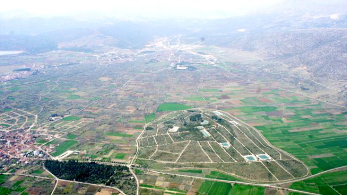 Demirel\'in Defnedileceği Mezar Kazıldı