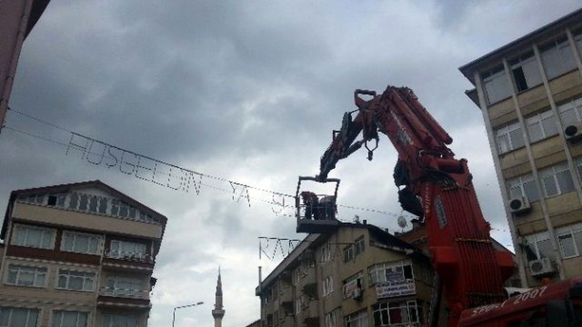 Devrek Sokakları Mahyalar ile Süsleniyor
