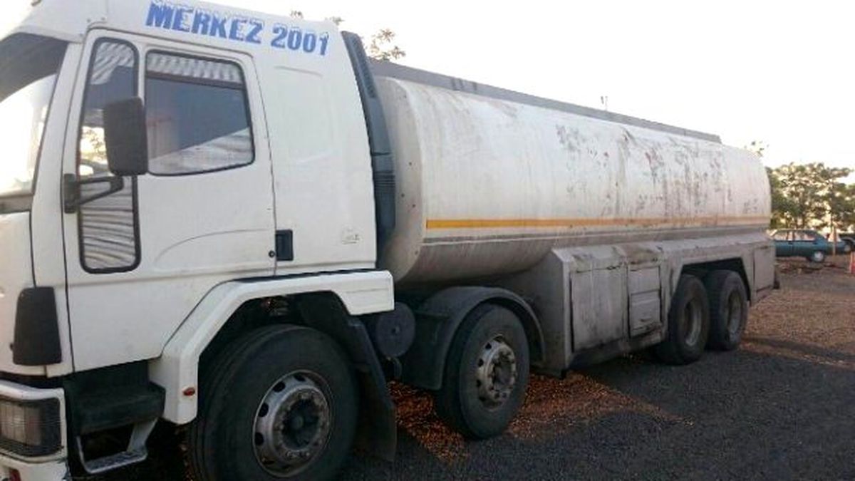 Diyarbakır\'da Çalıntı 21 Bin 240 Litre Ham Petrol Ele Geçirildi