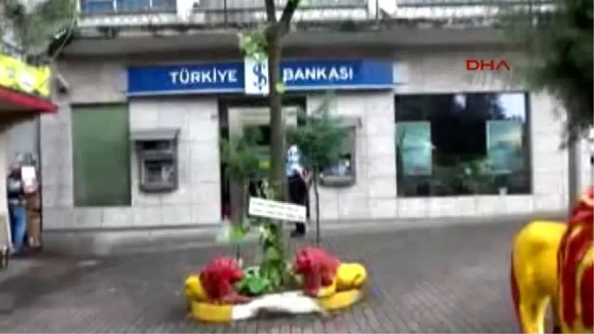 Düzce\'de Banka Müdürü İş Yerinde İntihar Etti