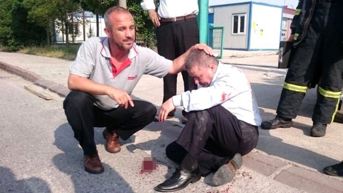 Kocaeli\'de İndiği Aracın Çarpması Sonucu Yaralandı