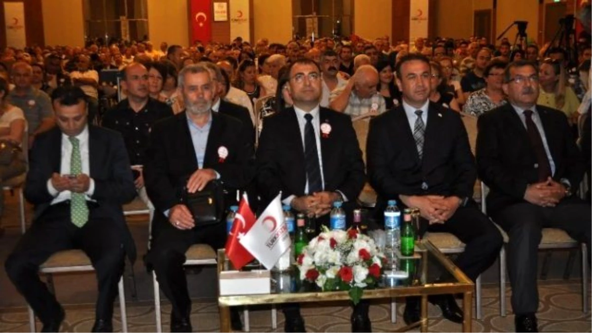 İzmir Rekortmen Kan Bağışçılarını Ödüllendirdi