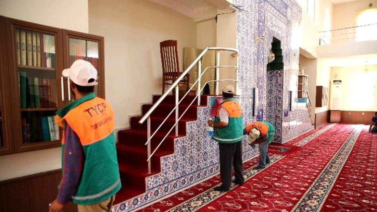 Karaköprü\'de Camiler Ramazan\'a Hazır