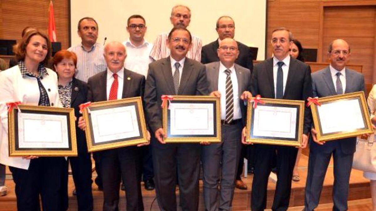 Kayseri\'de AK Parti Milletvekilleri Mazbata Aldı