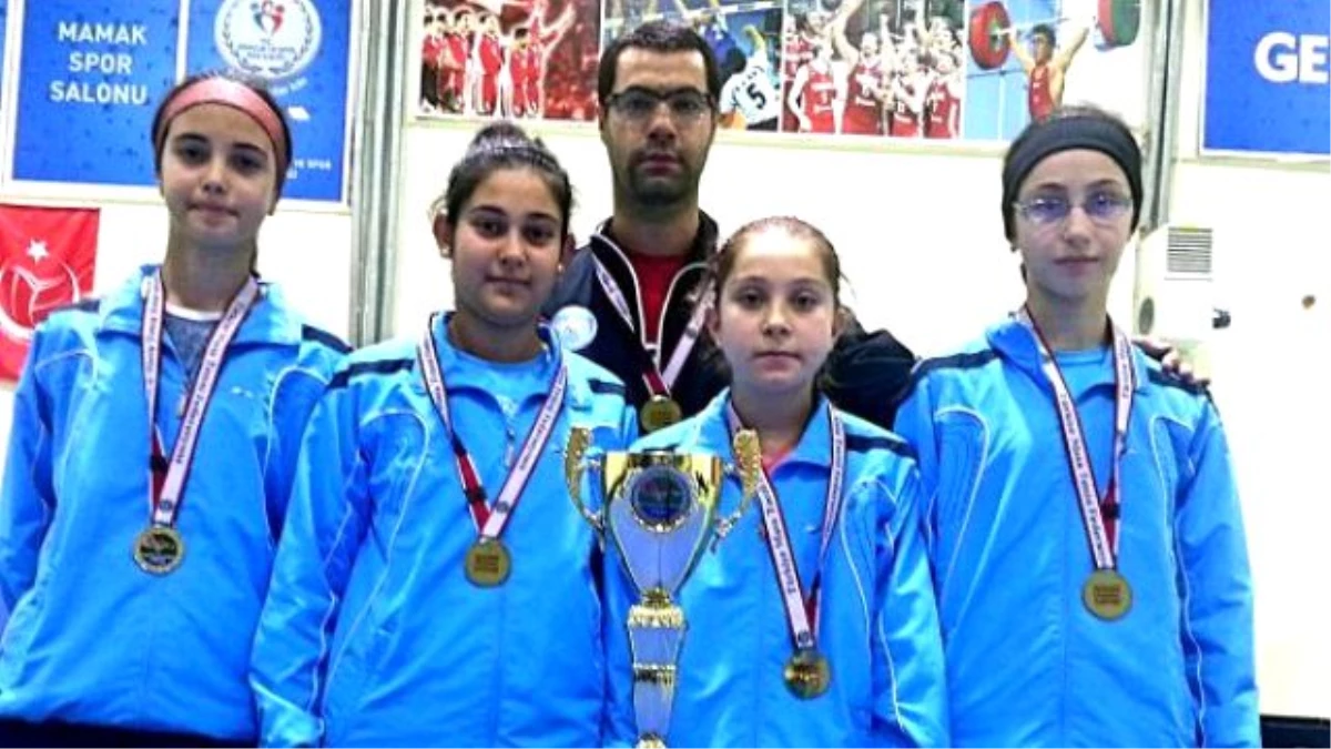 Kayseri Kocasinan Masa Tenisinde Türkiye Şampiyonu
