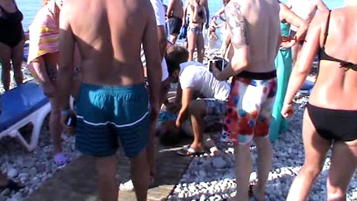 Kemer Rus Vatandaşı Sahilde Yaşamını Yitirdi