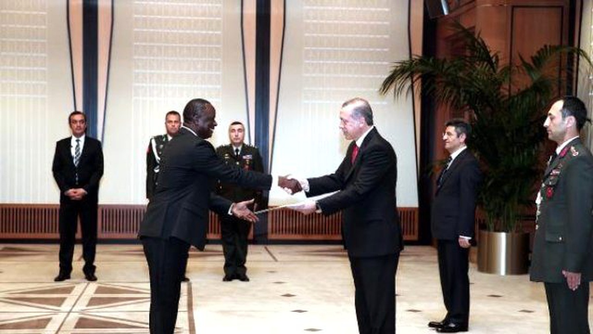 Kenya Büyükelçisi Kilonzo\'dan Güven Mektubu
