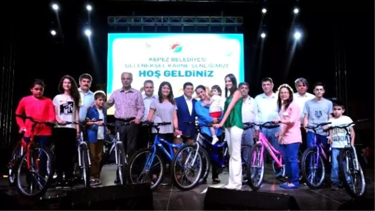 Kepezli Öğrenciye Çifte Karne Hediyesi