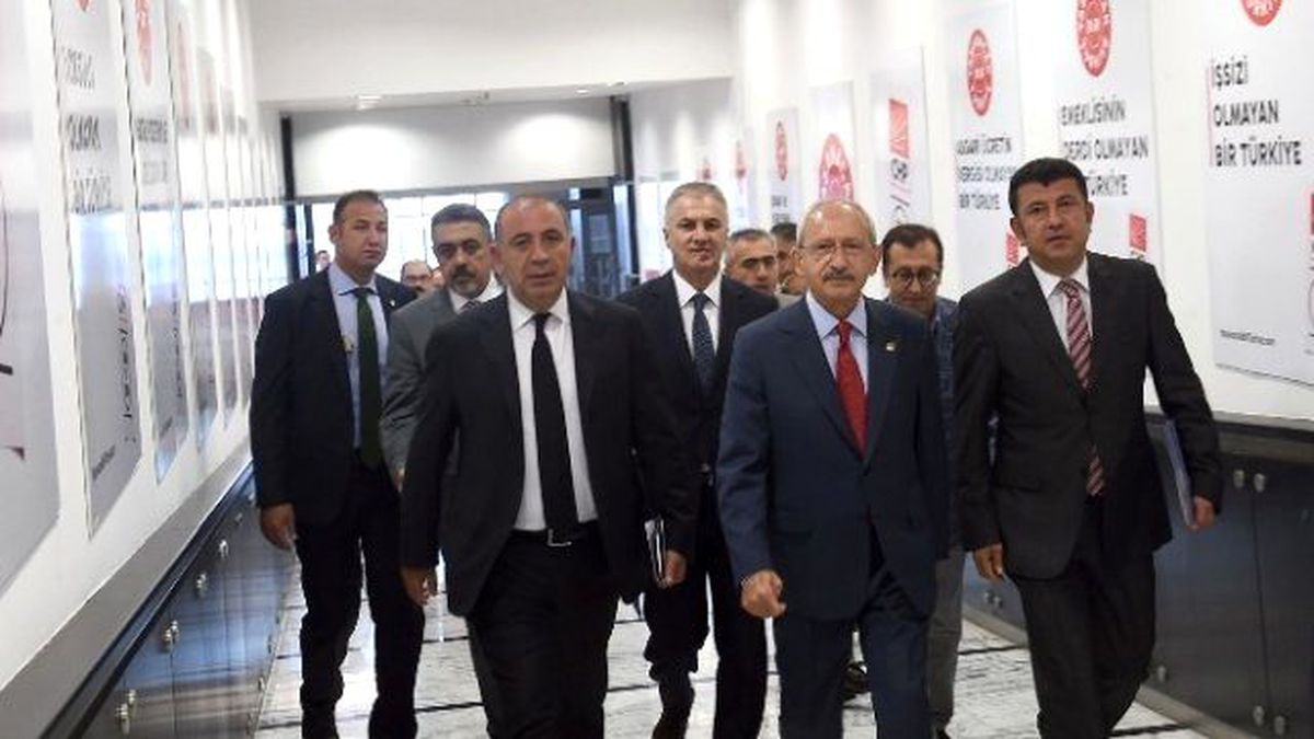 Kılıçdaroğlu, CHP\'li Belediye Başkanlarıyla Bir Araya Geldi