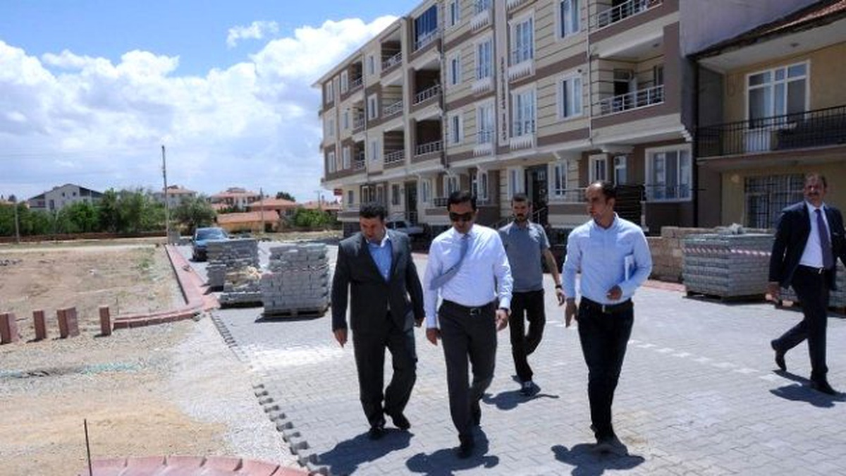 Kırşehir Belediyesi Sert Zemin Çalışmalarına Devam Ediyor