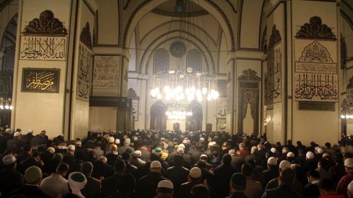 Korkuteli\'nde 10 Camide Hatimli Teravih Namazı Kılınacak