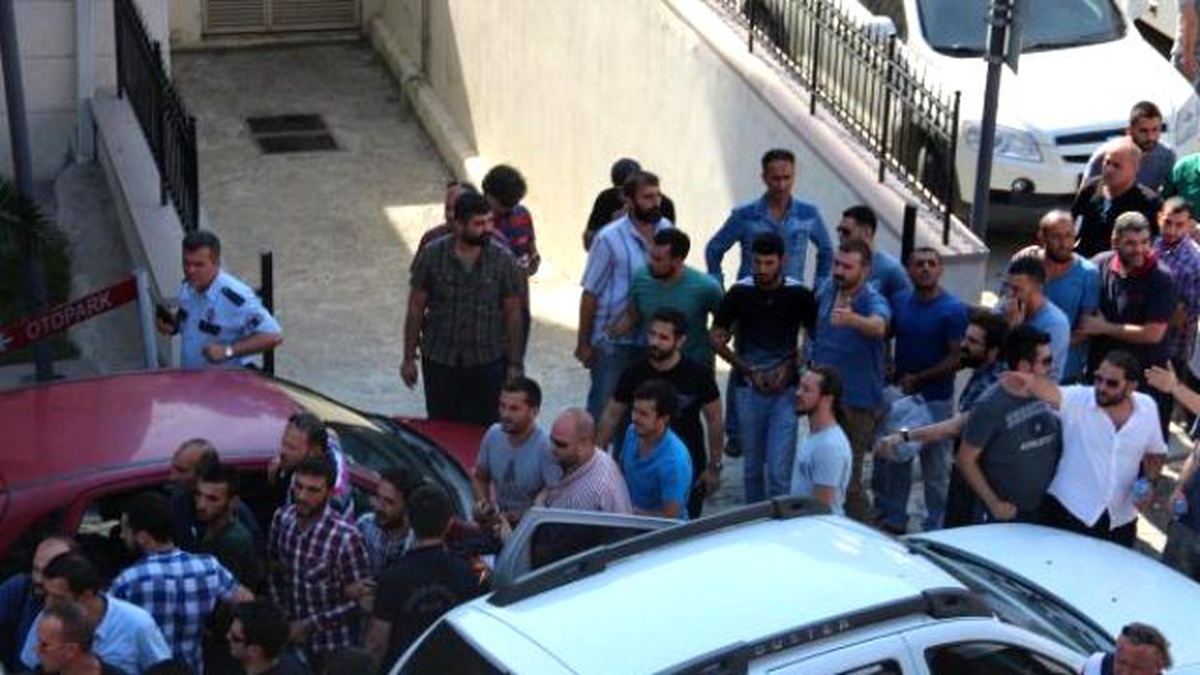 Menemen\'deki Uyuşturucu Operasyonunda 26 Tutuklama (2)