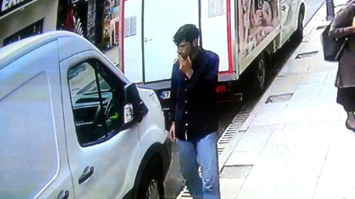 Minibüsten Cep Telefonu Hırsızlığı Güvenlik Kamerasında