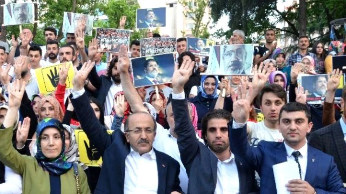 Mursi\'ye İdam Kararı Trabzon\'da Protesto Edildi