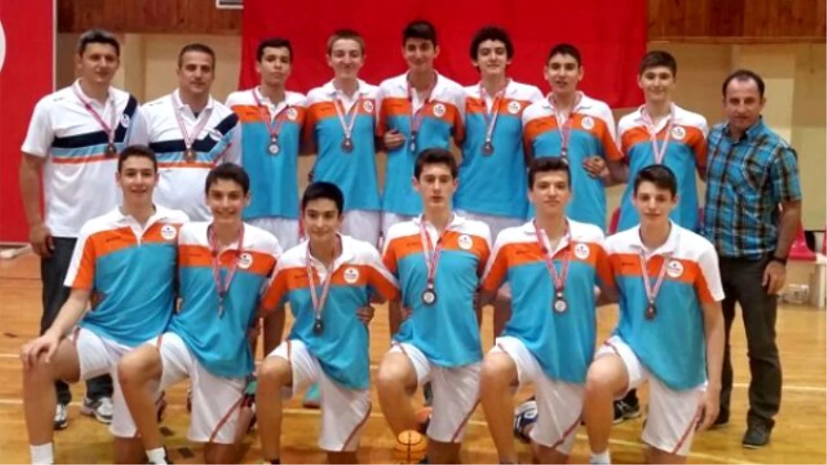 Okyanus Ortaokul Erkek Basketbol Takımı Türkiye 3.sü