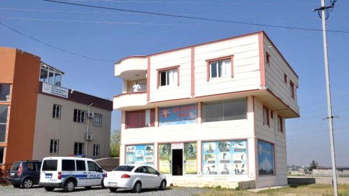 Osmaniye Polisi, 11 Derneğe Operasyon Düzenledi (2)