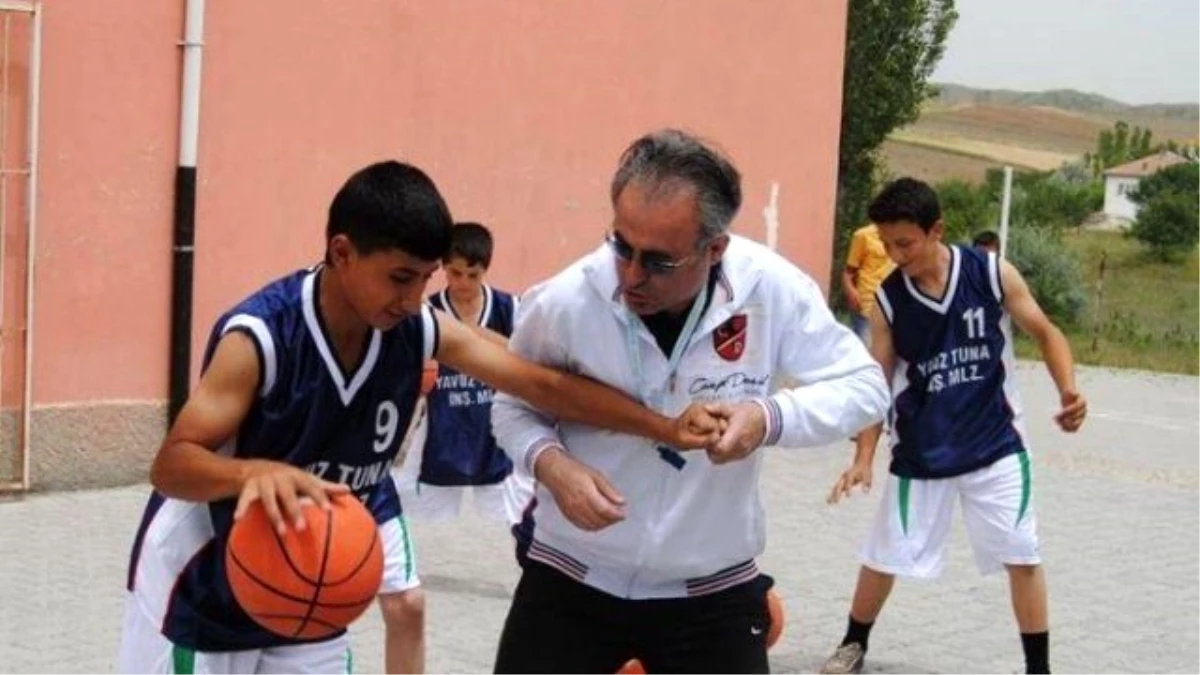 Kırıkkale\'li Basketçi Guinness İçin Hazırlanıyor