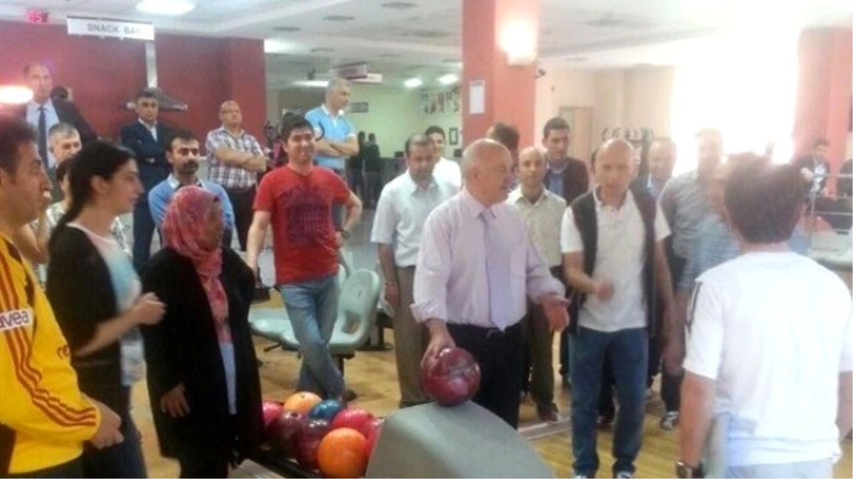 Palandöken Kaymakamlığı Bowling Turnuvası Düzenledi