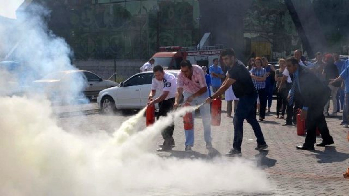 Sağlık Çalışanlarına Yangın Eğitimi