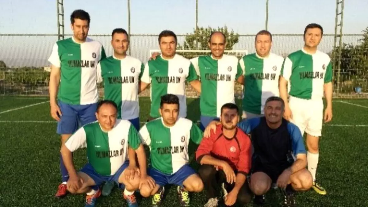 Salihli\'de Kurumlar Arası Futbol Turnuvası Başladı