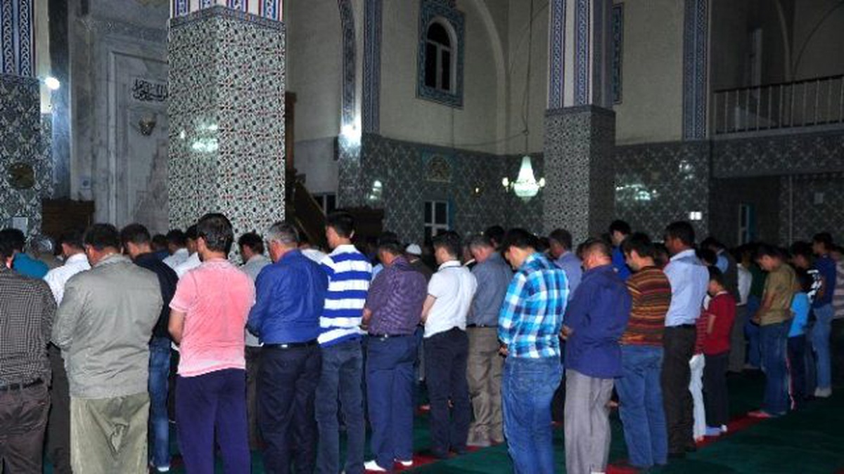 Şırnak\'ta İlk Teravih Namazı Kılındı