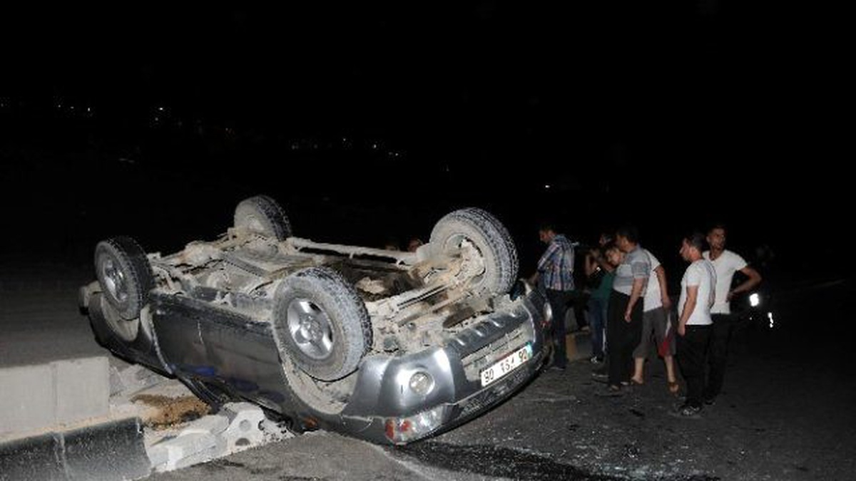Takla Atan Kamyonetten Burunları Bile Kanamadan Çıktılar