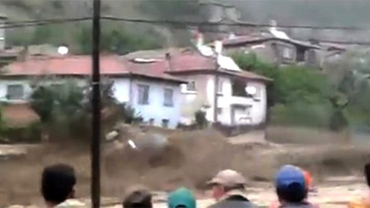 Tozman Köyündeki Sel Felaketi Amatör Kamerada