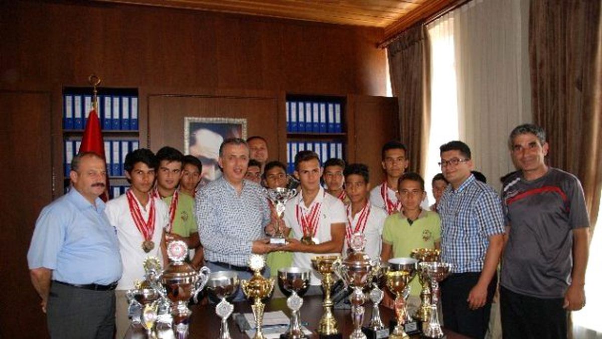 Türkiye Şampiyonlarından Kaymakam Cinbir\'e Ziyaret