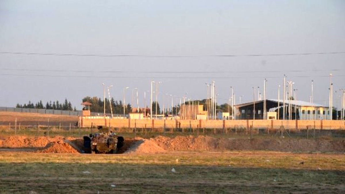 Ypg ve Öso Suriye Sınırında Nöbette