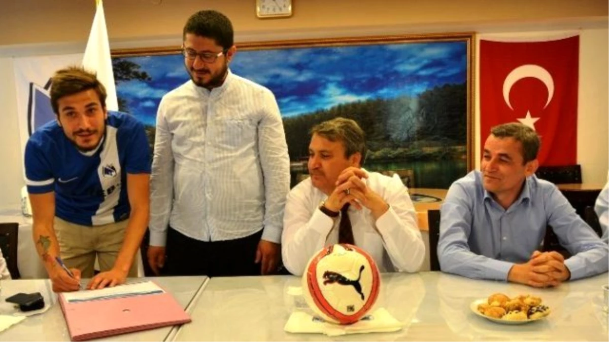 Yunusemre Belediyespor, Futbolcuları ile Sözleşme İmzaladı