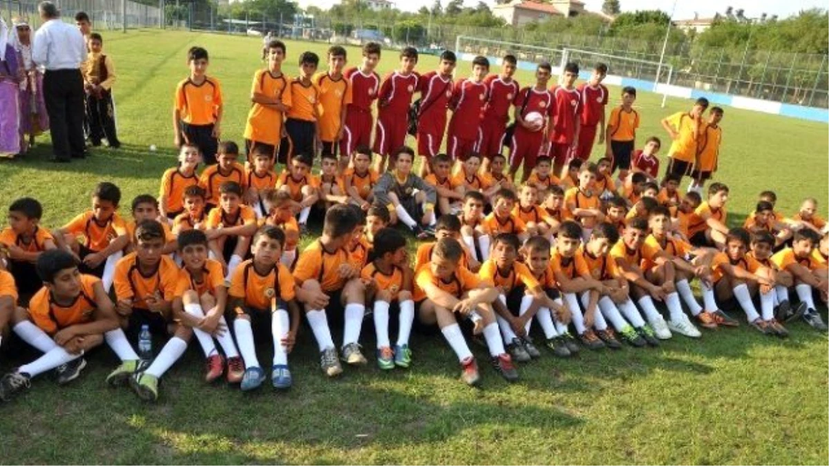 Yüreğir\'de Yaz Futbol Okulu Başladı